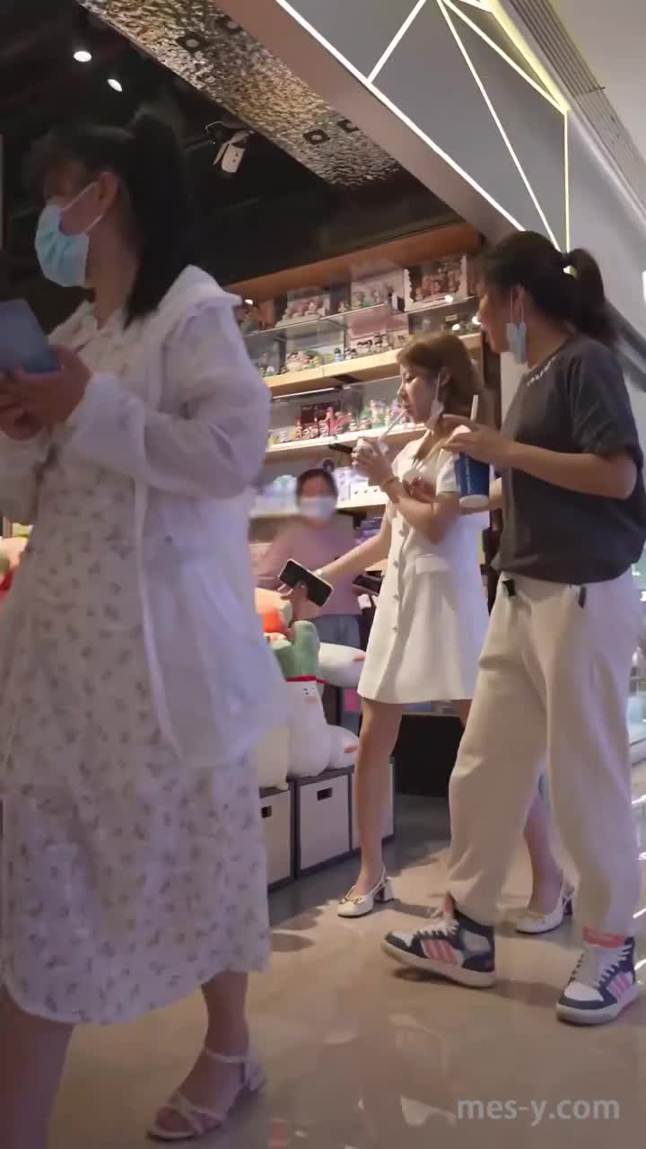 6d13f519-4e67-423a-ae92-2371ddbd0fcf.mp4