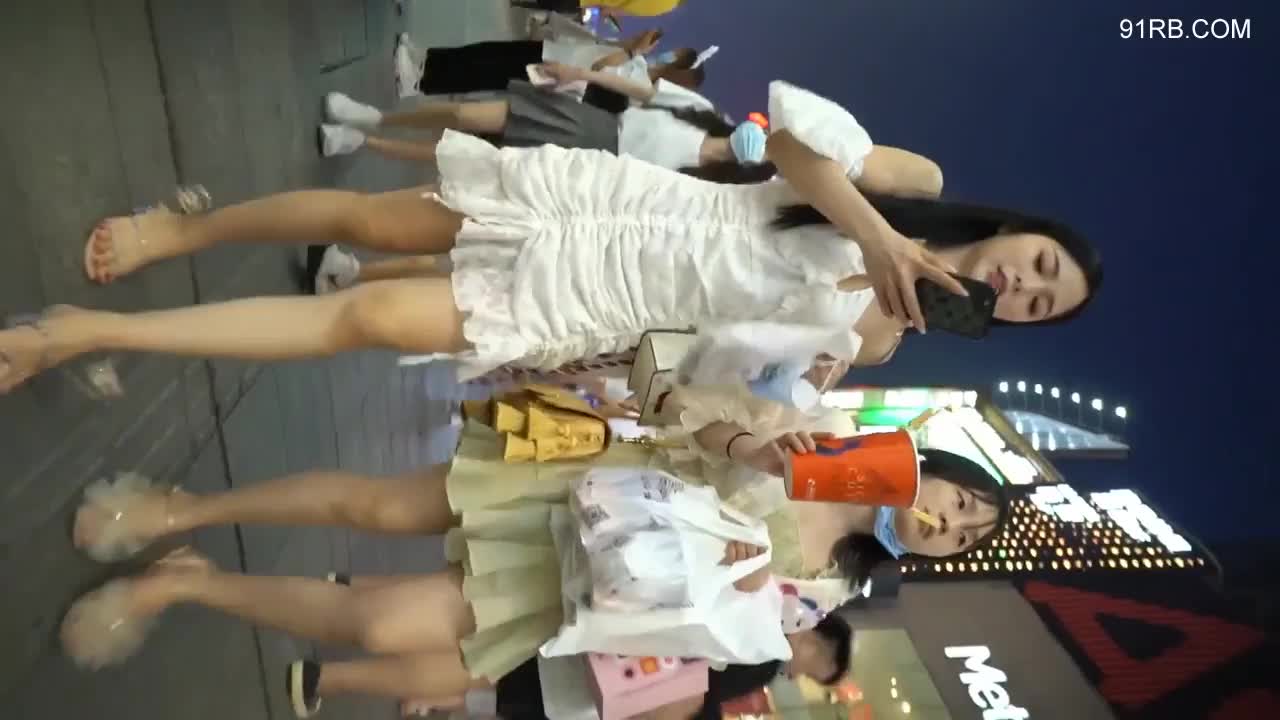 a8827e8f-bcf7-44e8-8720-7f7ce41fc9d2.mp4
