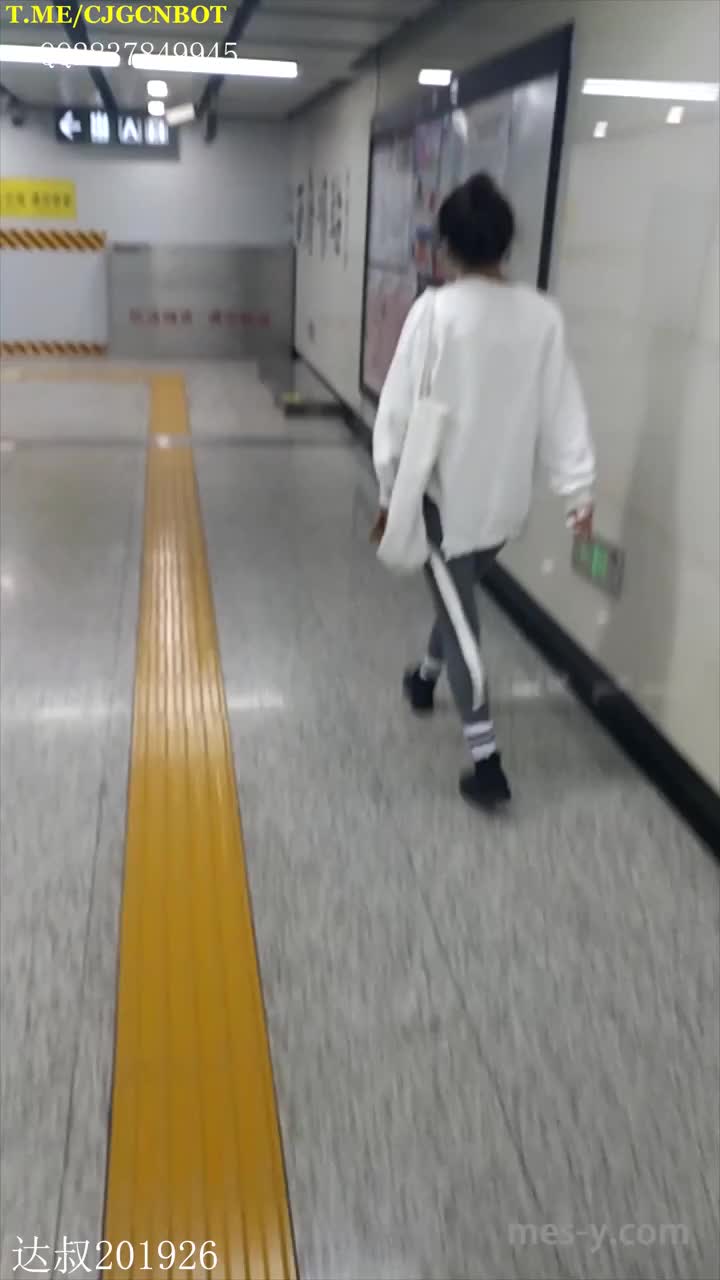 6135f5dc-d4de-492e-ac23-158dde1666c0.mp4