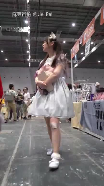 bb381900-34b8-11f0-85ba-060db0d232c4.mp4