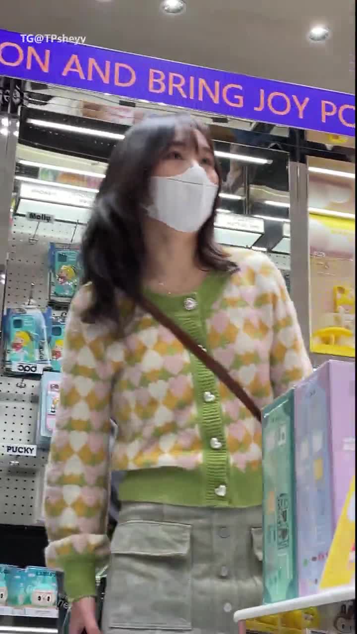 8b091e78-25ef-11f0-8fb5-9e5d5bfbca85.mp4