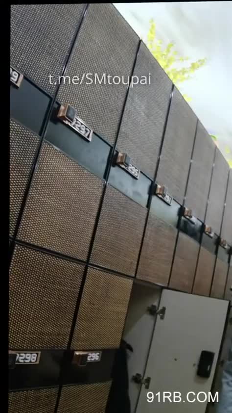 d633bbc9-86d3-4bc8-bbf1-d5fd2f927c74.mp4