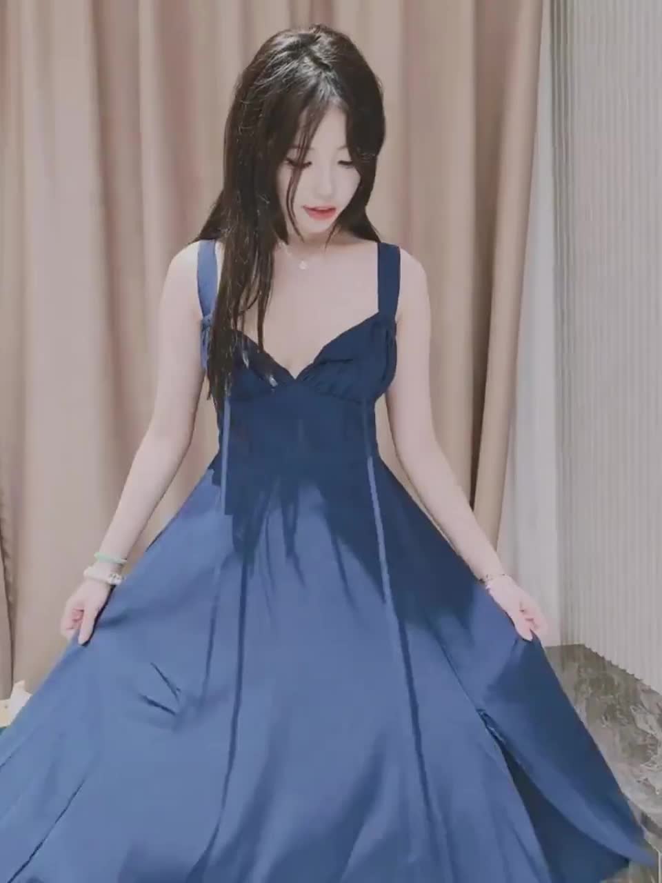 e8bc9c14-cc2d-4c16-a34f-f39c9fe9195f.mp4