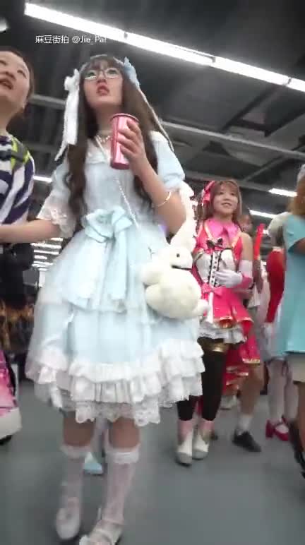 acfb6fea-32f1-11f0-abba-6296f5242e55.mp4